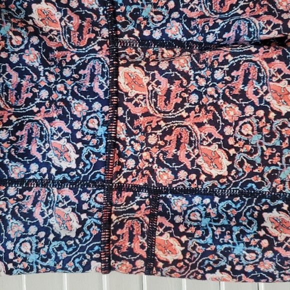 Athleta High Rise Chatarunga Cropped Leggings Size S - Picture 4 of 4